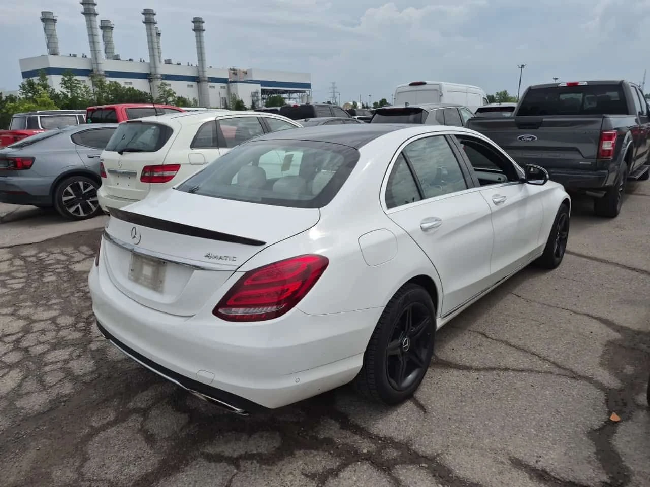 Mercedes-Benz C 300 AMG Line * Burmester * LED * Без инцидент * CARFAX, снимка 3 - Автомобили и джипове - 54878331