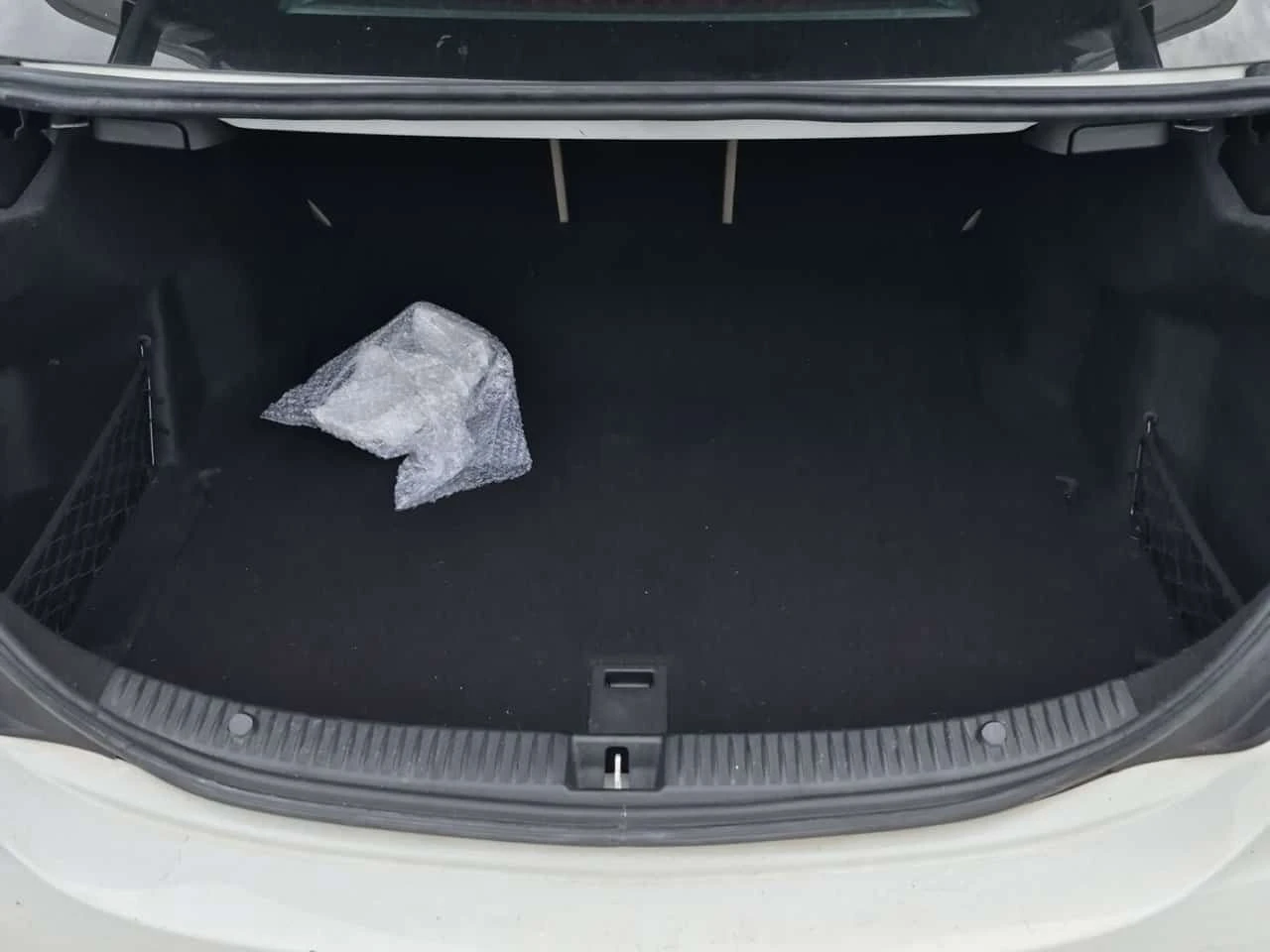 Mercedes-Benz C 300 AMG Line * Burmester * LED * Без инцидент * CARFAX, снимка 13 - Автомобили и джипове - 54878331