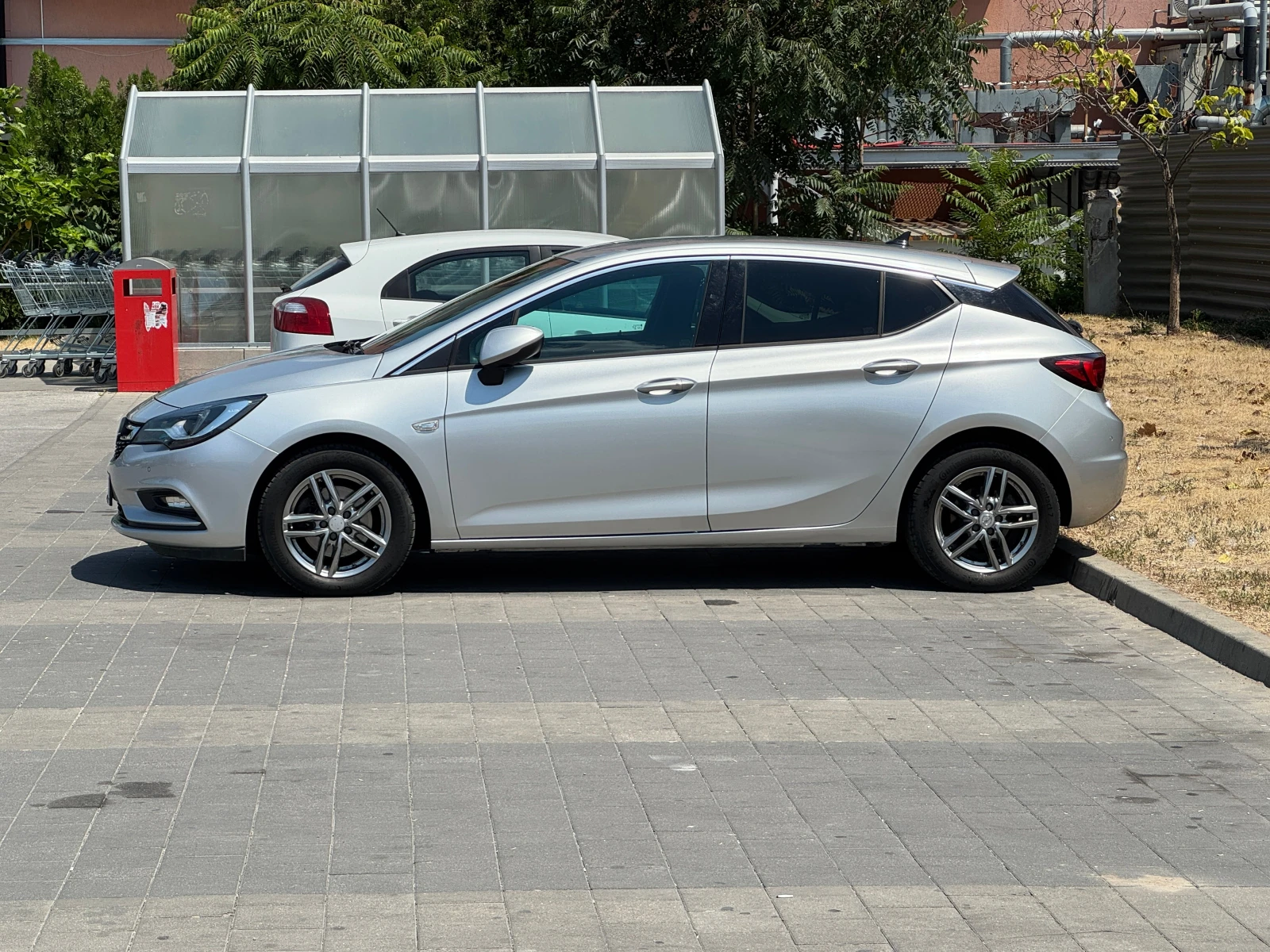 Opel Astra 1.6 CDTI INNOVATION AUTOMATIC , снимка 4 - Автомобили и джипове - 55562225