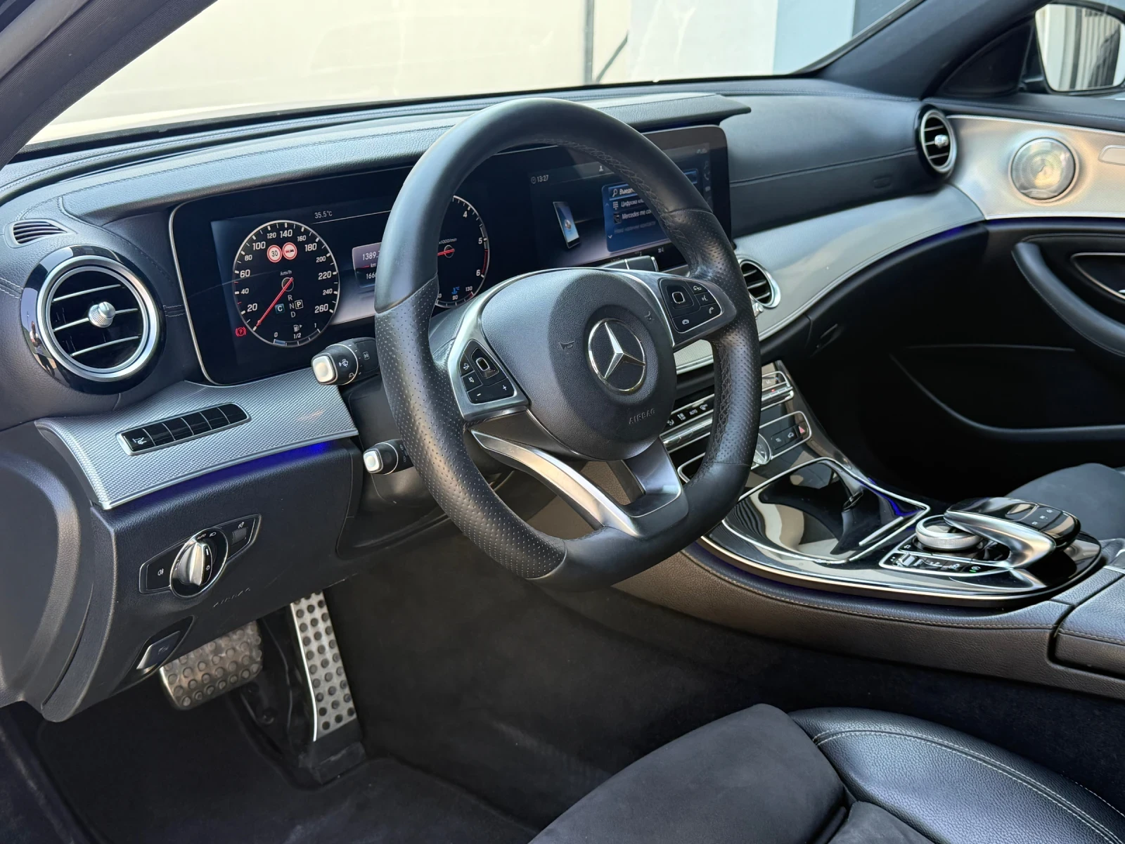 Mercedes-Benz E 220 AMG* Head-up-Display* , снимка 9 - Автомобили и джипове - 55892695