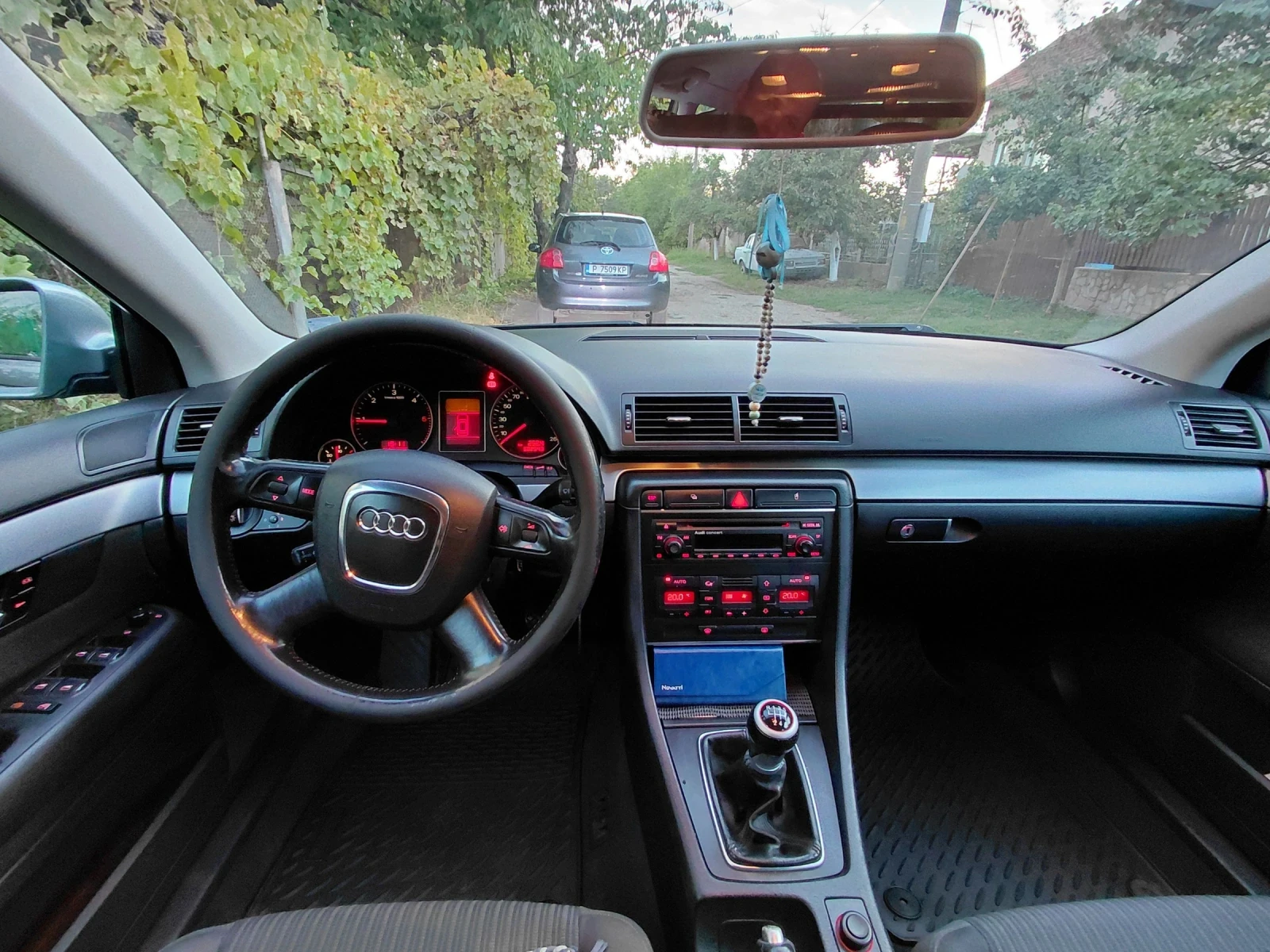 Audi A4 2.0 TDI 140 к.с. BLB | Ръчни | 38, снимка 10 - Автомобили и джипове - 56242153