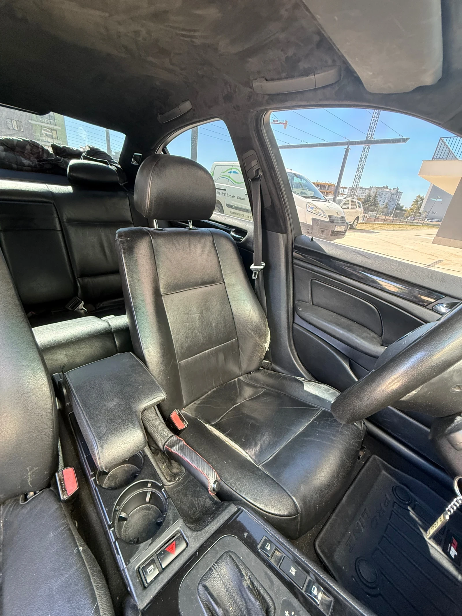 BMW 330 Фейслифт, снимка 11 - Автомобили и джипове - 56346064