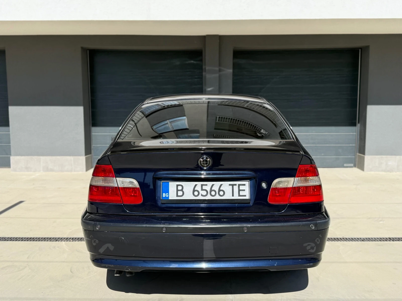 BMW 330 Фейслифт, снимка 6 - Автомобили и джипове - 56346064