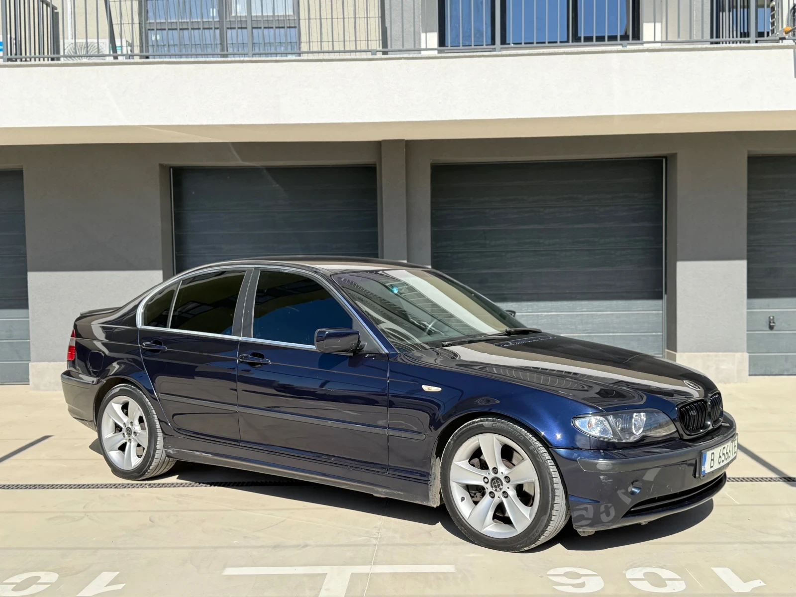 BMW 330 Фейслифт, снимка 3 - Автомобили и джипове - 56346064