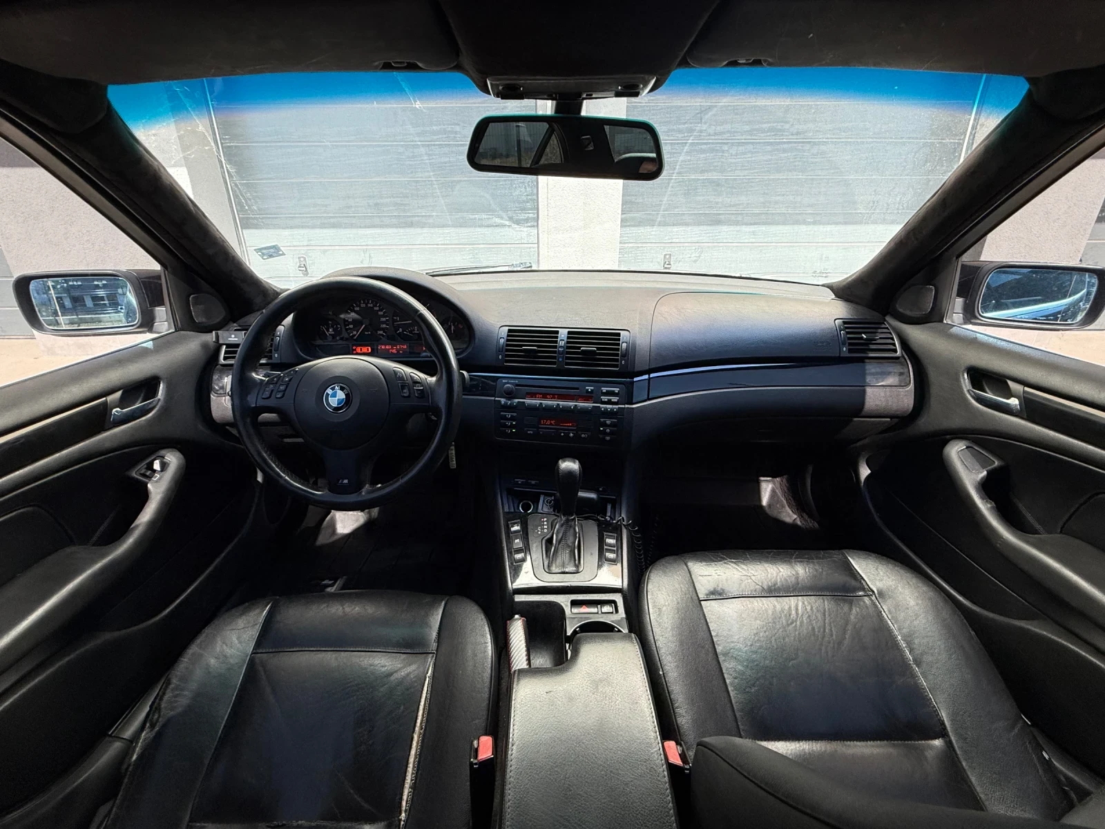 BMW 330 Фейслифт, снимка 7 - Автомобили и джипове - 56346064