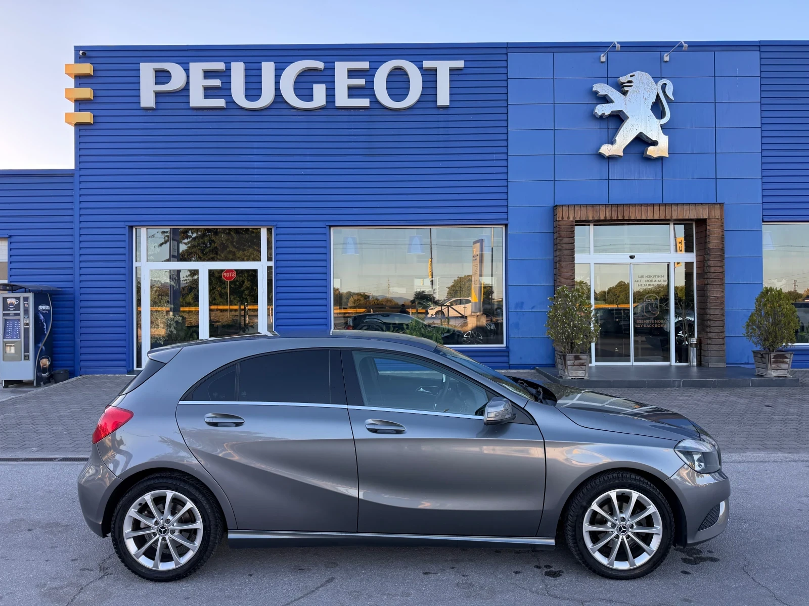Mercedes-Benz A 180, снимка 4 - Автомобили и джипове - 56348539