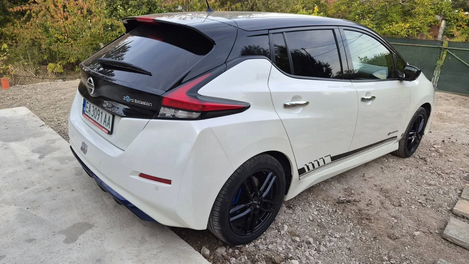 Nissan Leaf , снимка 4 - Автомобили и джипове - 56521968