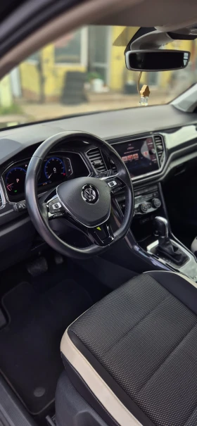 VW T-Roc 1.5TSI* DSG* LANE ASSISTENT* DISTRONIK* LED, снимка 9