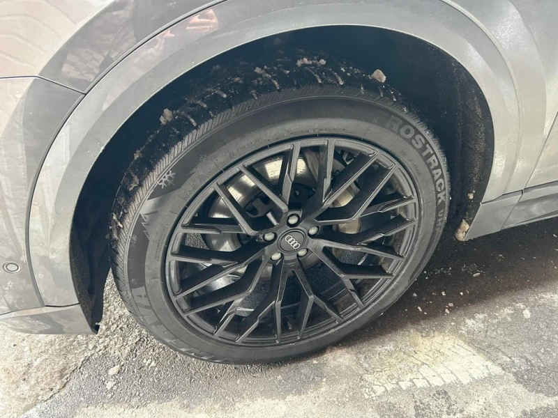 Audi Q8 * Technik * CARFAX * БЕЗ ПЪРВОНАЧАЛНА ВНОСКА, снимка 7 - Автомобили и джипове - 53085993