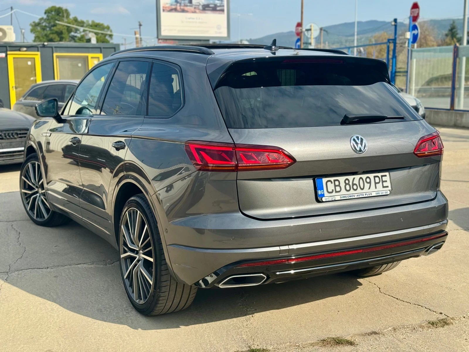 VW Touareg 4.0 BiTDi V8-R LINE NIGHT PAKET-MATRIX HD-ACC-HUD - изображение 8
