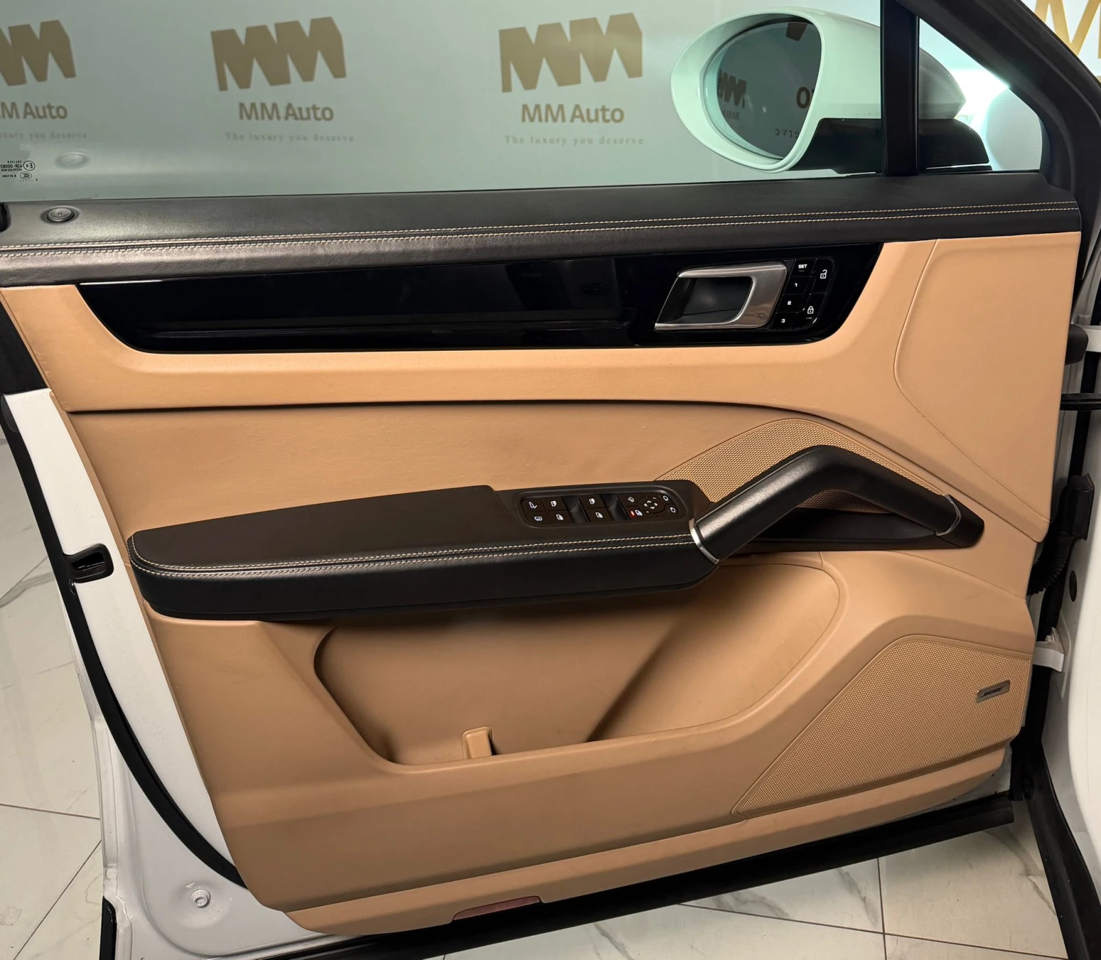 Porsche Cayenne Coupe* E-Hybrid* Chrono* Bose* Pano* Вентилация - изображение 6