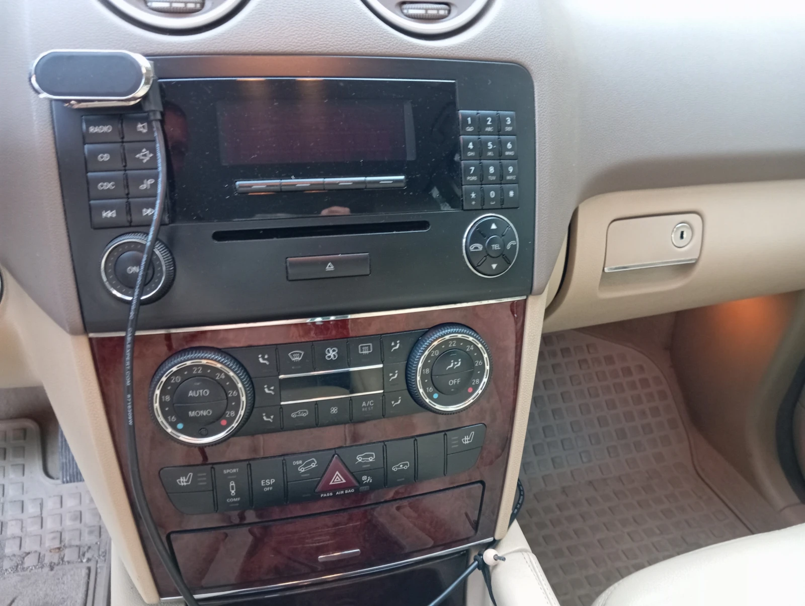 Mercedes-Benz ML 320, снимка 13 - Автомобили и джипове - 53779655