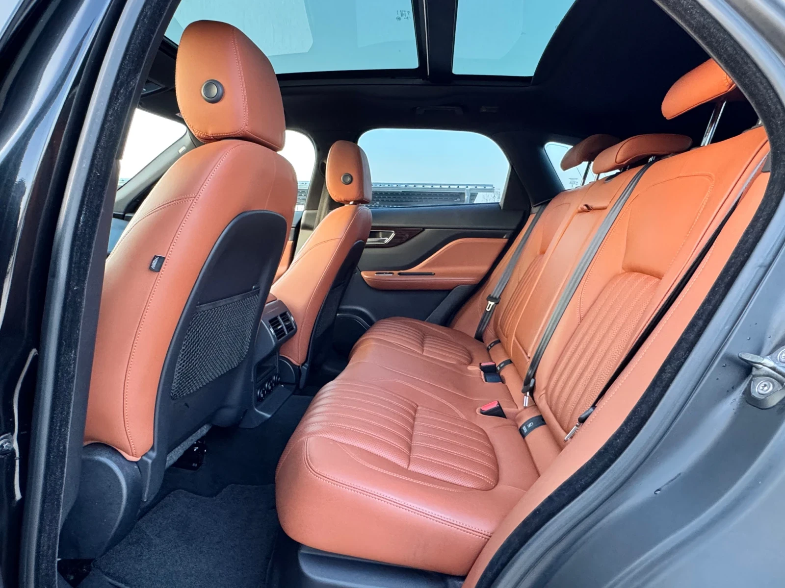 Jaguar F-PACE 3.0D AWD !!!107000km!!!  PANORAMA VIRTUAL, снимка 10 - Автомобили и джипове - 53866780