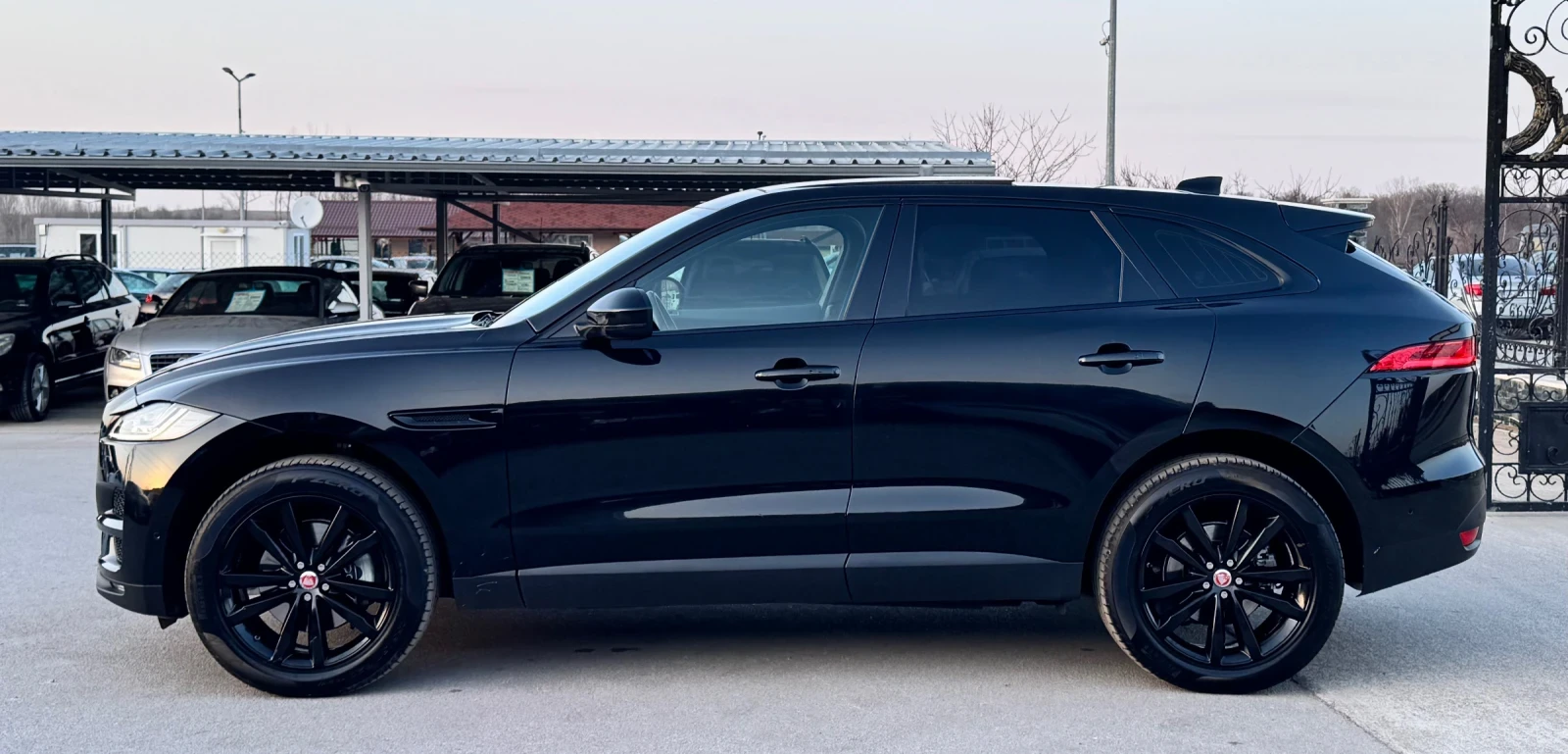 Jaguar F-PACE 3.0D AWD !!!107000km!!!  PANORAMA VIRTUAL, снимка 2 - Автомобили и джипове - 53866780