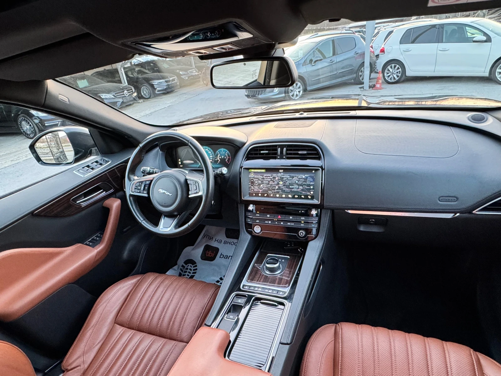 Jaguar F-PACE 3.0D AWD !!!107000km!!!  PANORAMA VIRTUAL, снимка 12 - Автомобили и джипове - 53866780