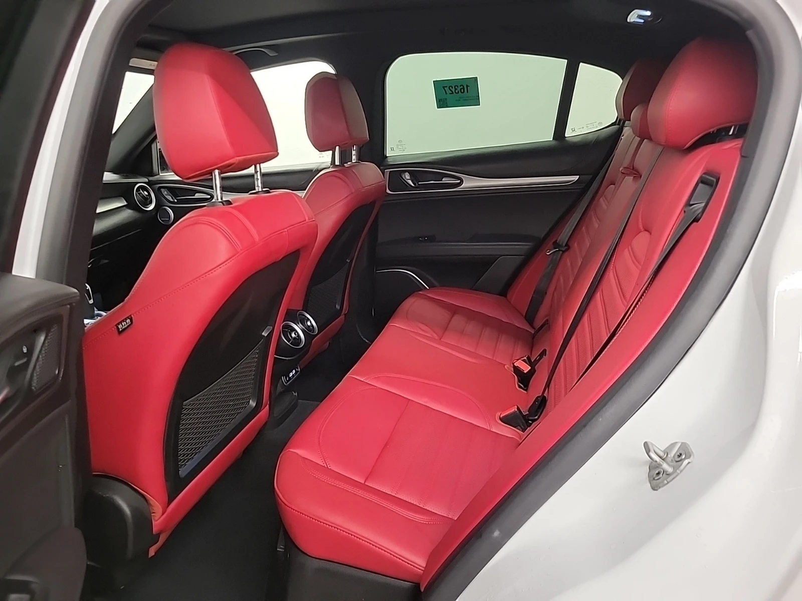 Alfa Romeo Stelvio VELOCE * * CARFAX * * АВТО КРЕДИТ * * , снимка 12 - Автомобили и джипове - 54180565