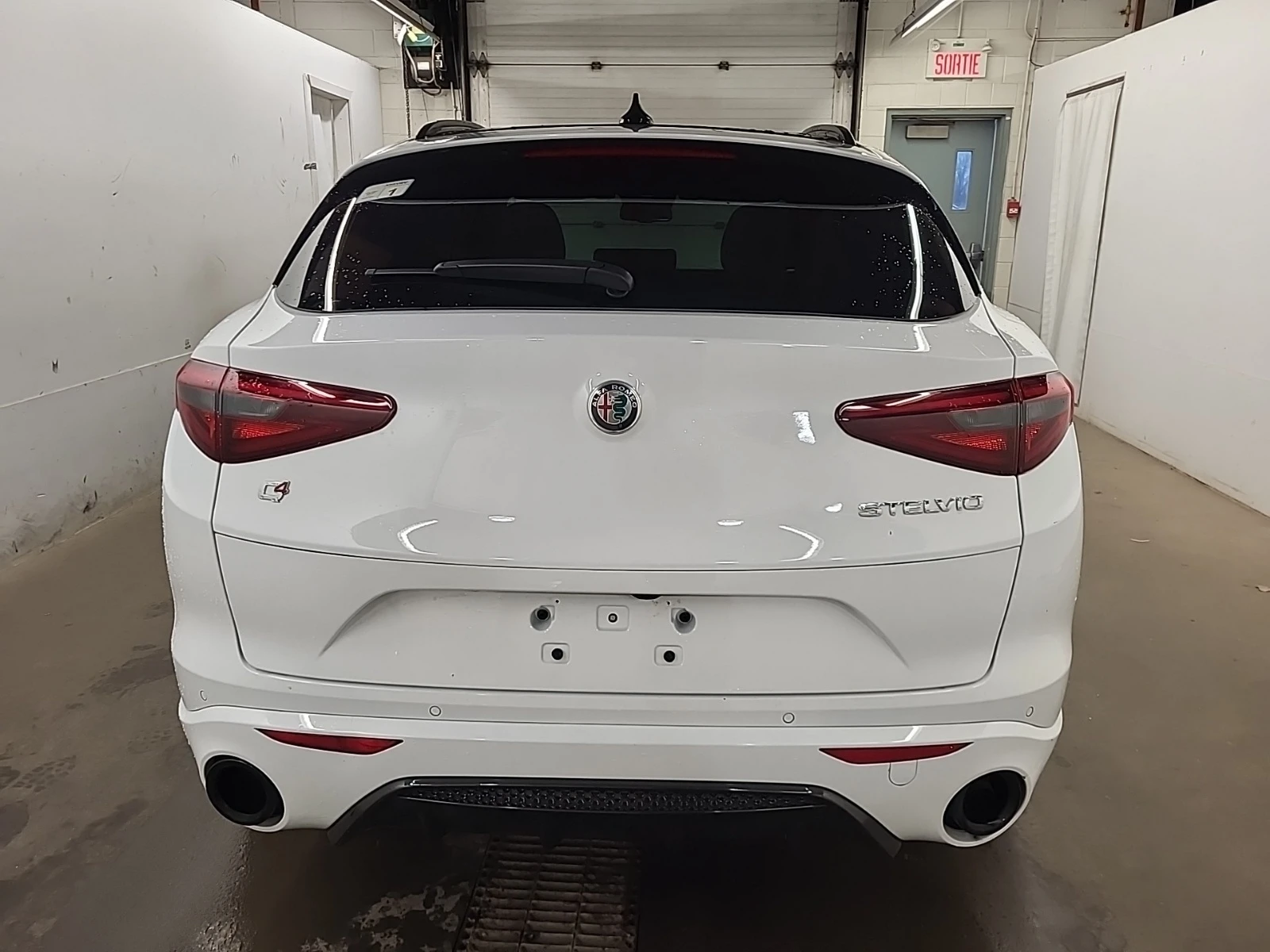 Alfa Romeo Stelvio VELOCE * * CARFAX * * АВТО КРЕДИТ * * , снимка 5 - Автомобили и джипове - 54180565