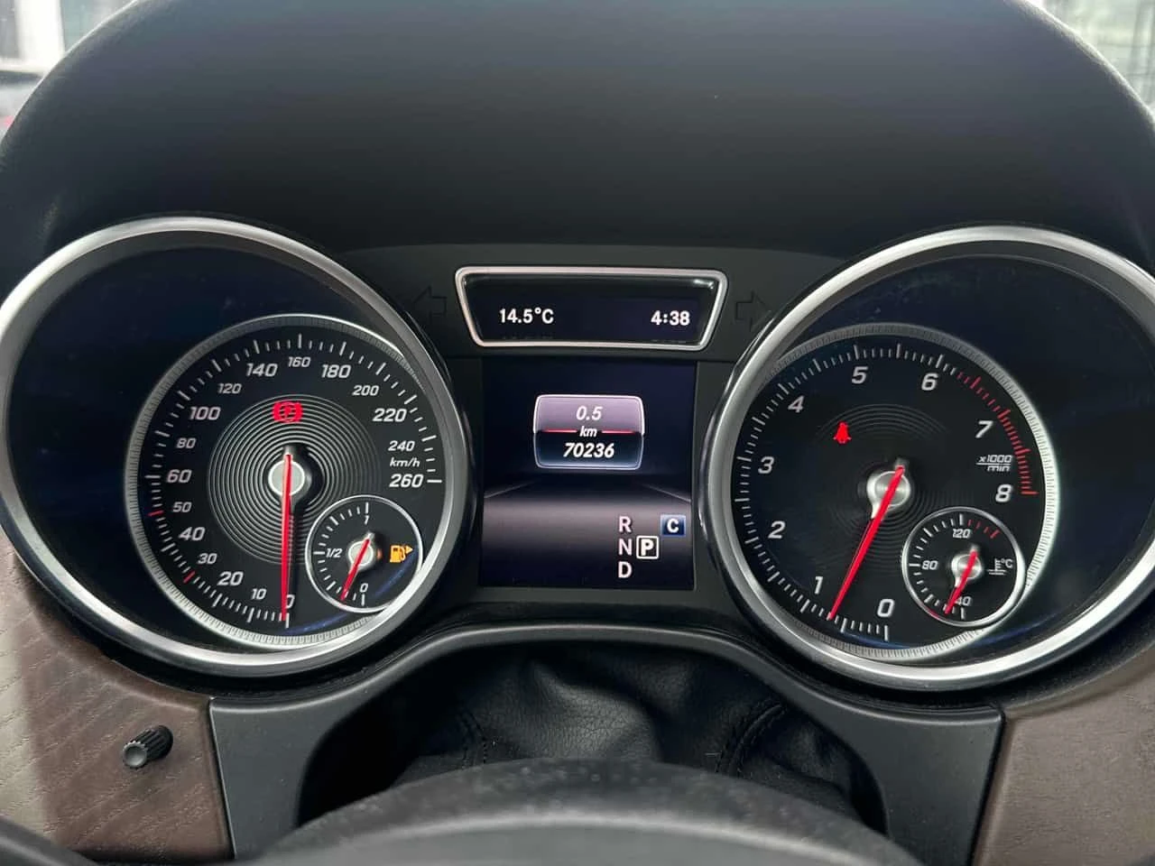 Mercedes-Benz GLE 400 * РЕАЛНИ КМ * БЕЗ ИНЦИДЕНТИ * 360, снимка 8 - Автомобили и джипове - 54557223