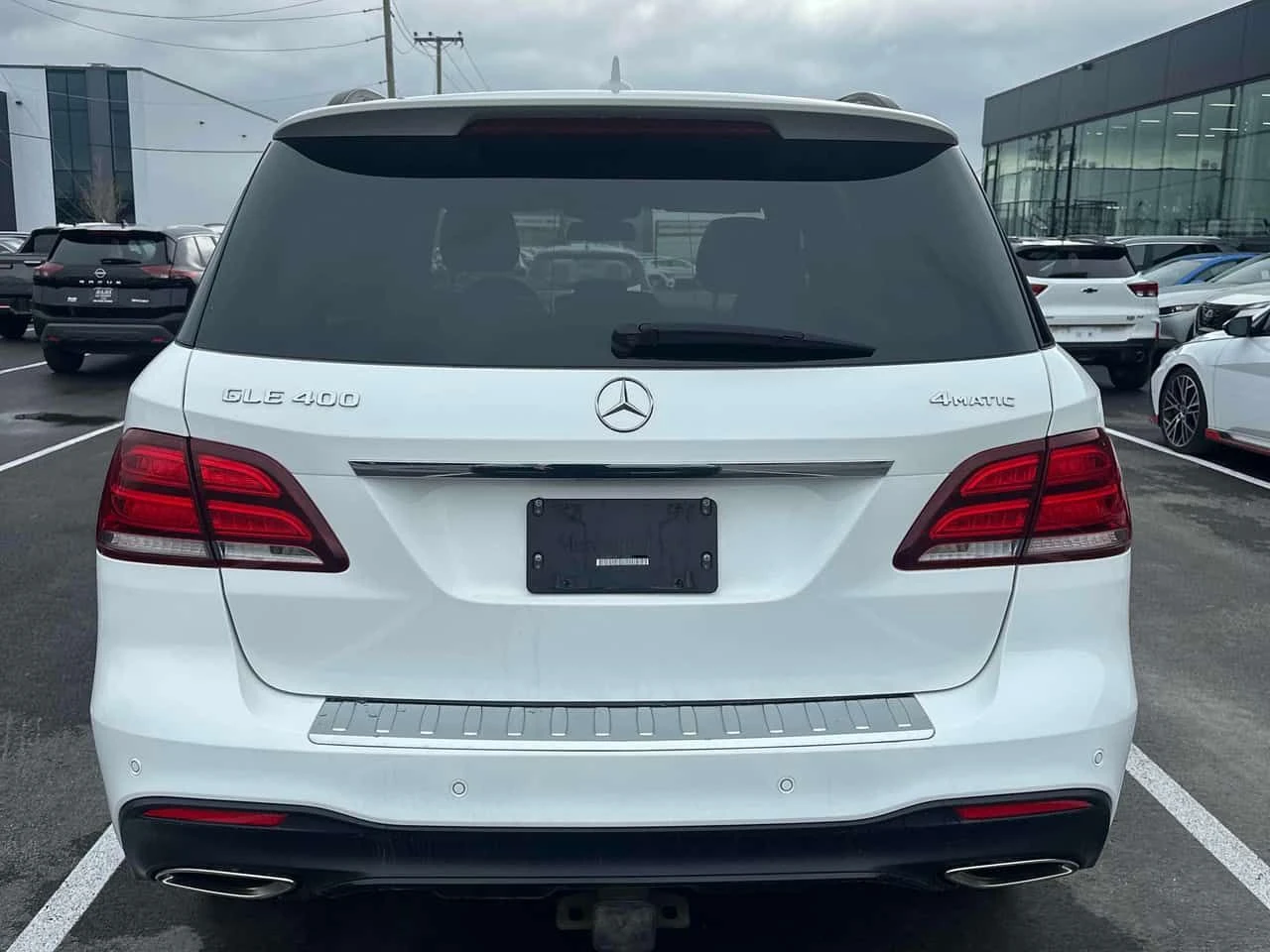 Mercedes-Benz GLE 400 * РЕАЛНИ КМ * БЕЗ ИНЦИДЕНТИ * 360, снимка 13 - Автомобили и джипове - 54557223
