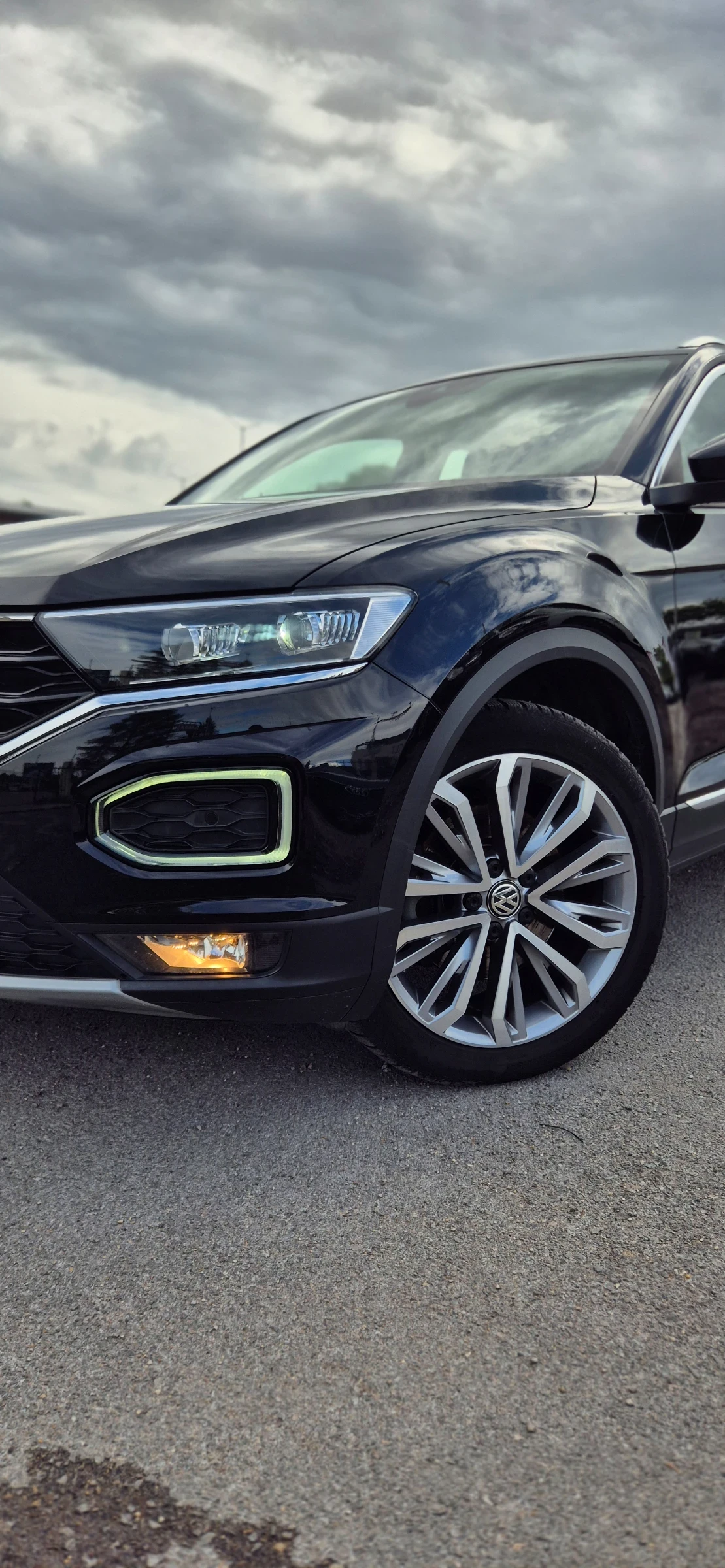 VW T-Roc 1.5TSI* DSG* LANE ASSISTENT* DISTRONIK* LED, снимка 6 - Автомобили и джипове - 54579597