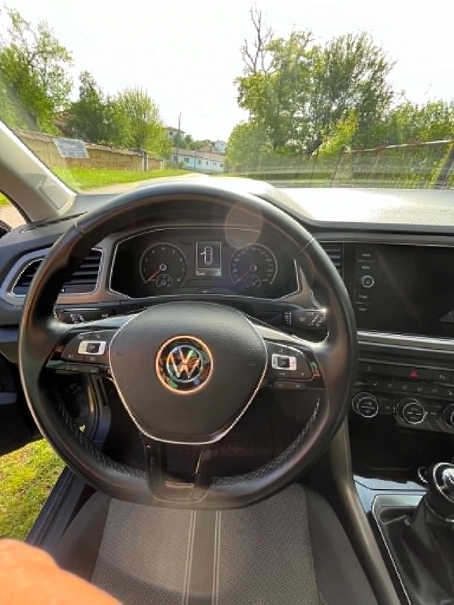 VW T-Roc, снимка 4 - Автомобили и джипове - 54903979
