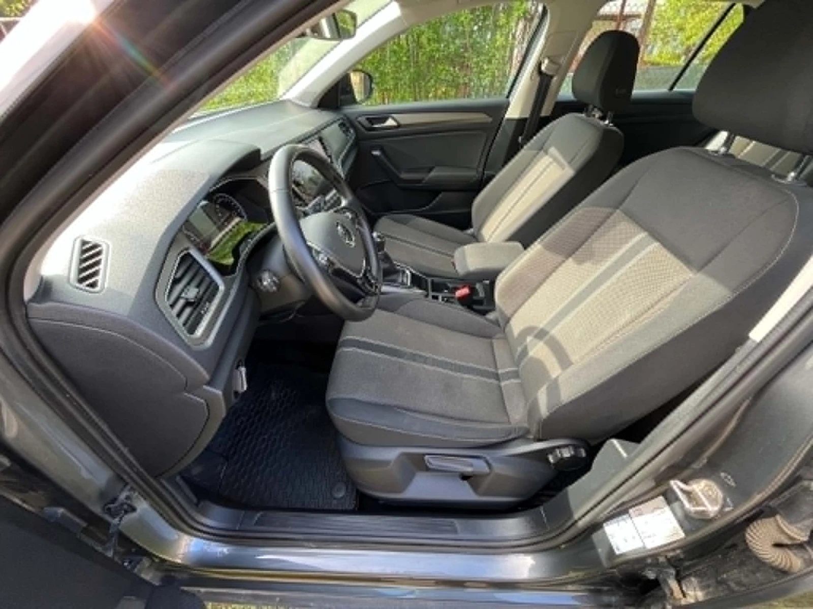 VW T-Roc, снимка 3 - Автомобили и джипове - 54903979