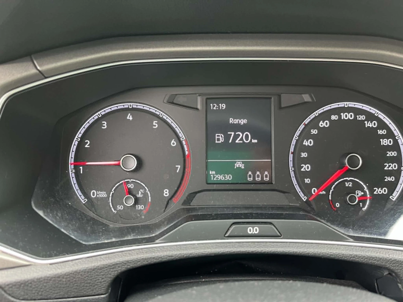 VW T-Roc, снимка 12 - Автомобили и джипове - 54903979
