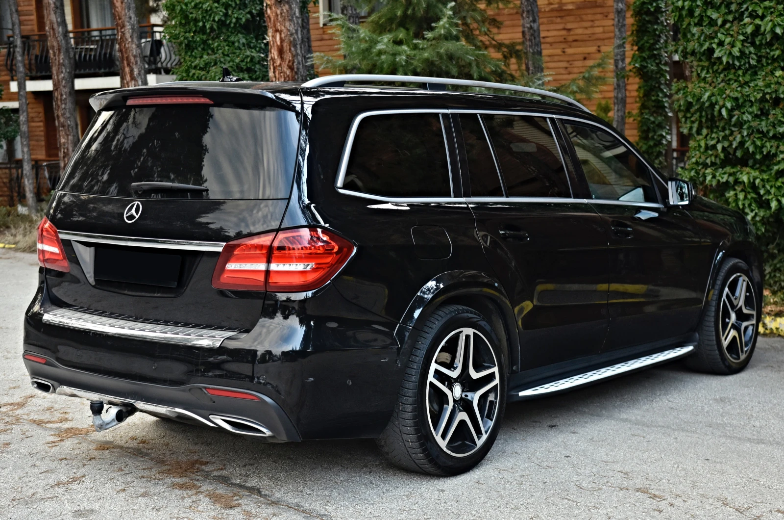 Mercedes-Benz GLS 350 GLS 350 AMG-OPTIC* 4 Matic* 360 KAMERA* NAVI* PANO, снимка 4 - Автомобили и джипове - 55195311