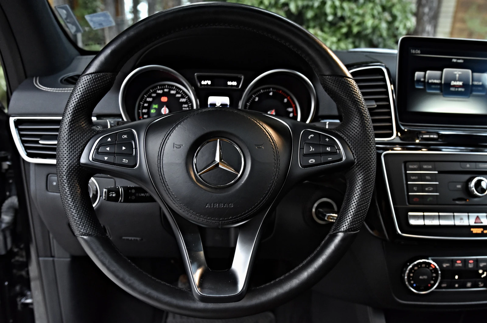 Mercedes-Benz GLS 350 GLS 350 AMG-OPTIC* 4 Matic* 360 KAMERA* NAVI* PANO, снимка 11 - Автомобили и джипове - 55195311