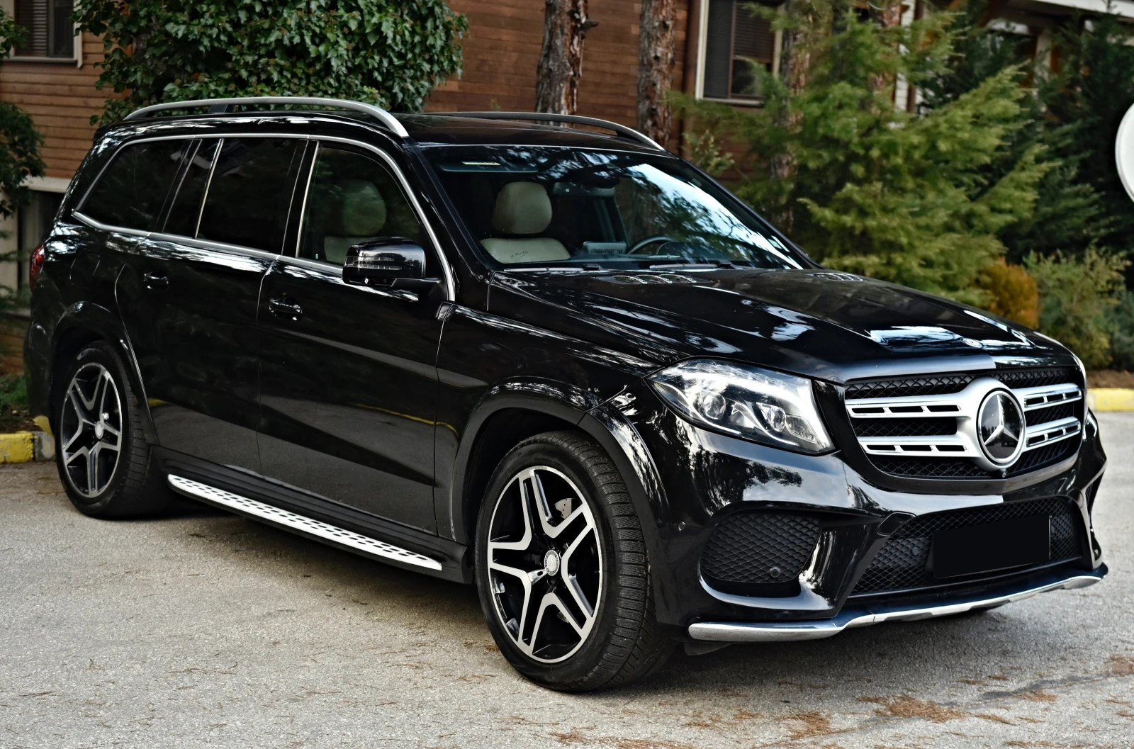 Mercedes-Benz GLS 350 GLS 350 AMG-OPTIC* 4 Matic* 360 KAMERA* NAVI* PANO, снимка 3 - Автомобили и джипове - 55195311