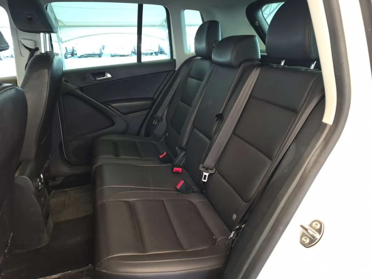 VW Tiguan * 4motion 4dr Wolfsburg Edition * CARFAX * , снимка 11 - Автомобили и джипове - 56621953