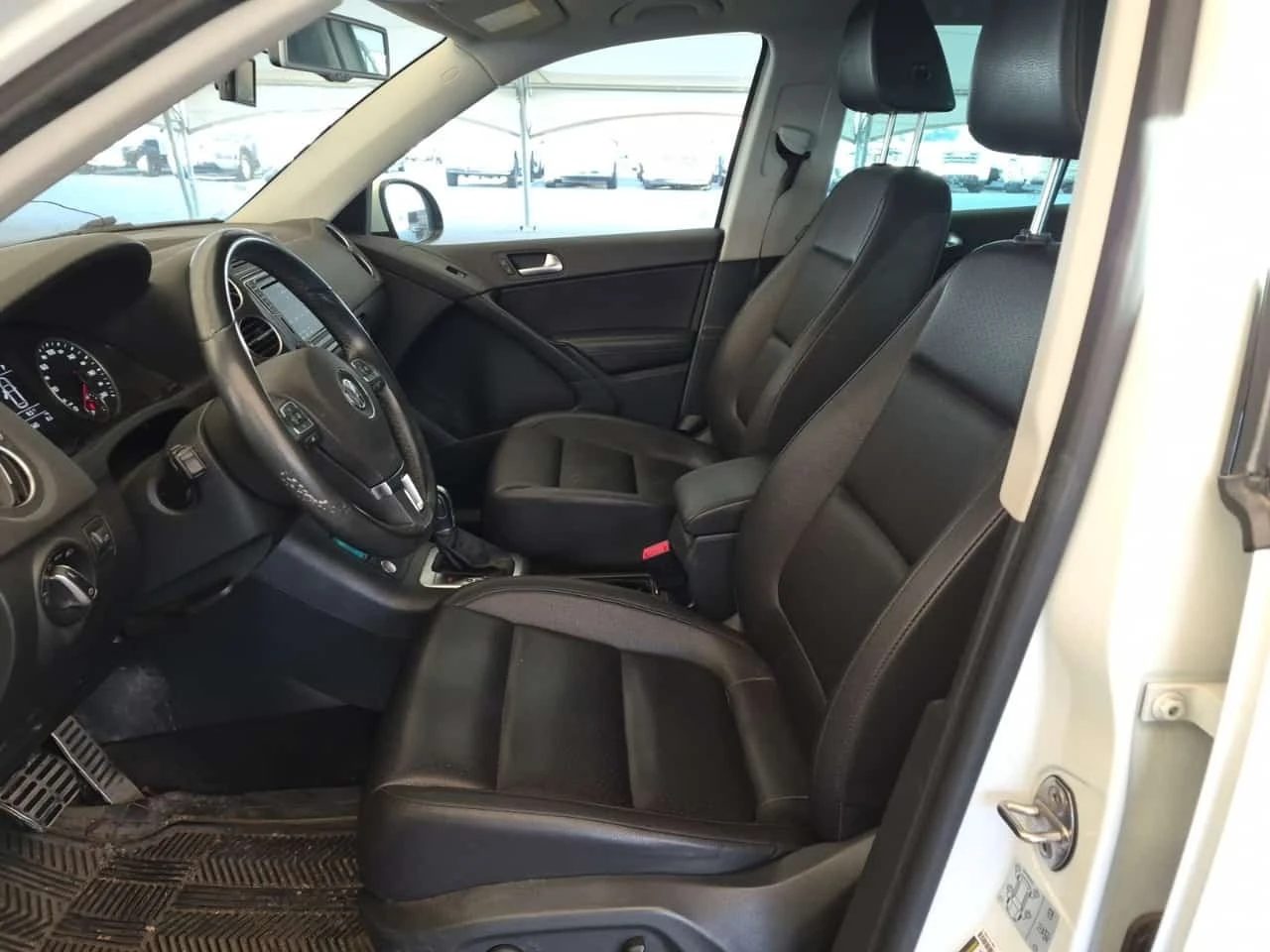 VW Tiguan * 4motion 4dr Wolfsburg Edition * CARFAX * , снимка 8 - Автомобили и джипове - 56621953