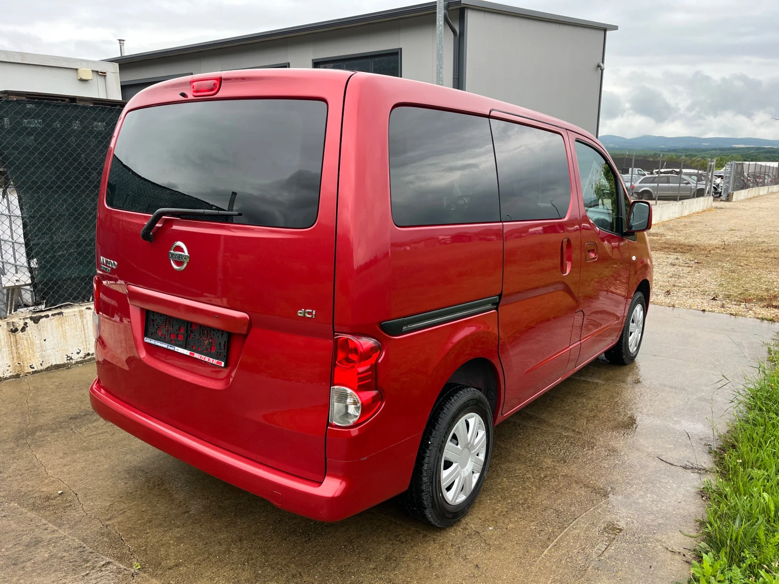 Nissan NV200 163300 км - изображение 5