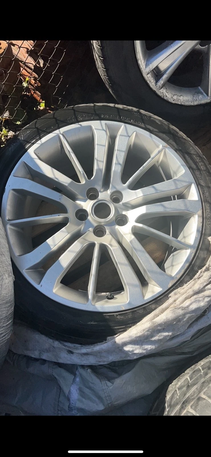    120/120R10 | Mobile.bg   3