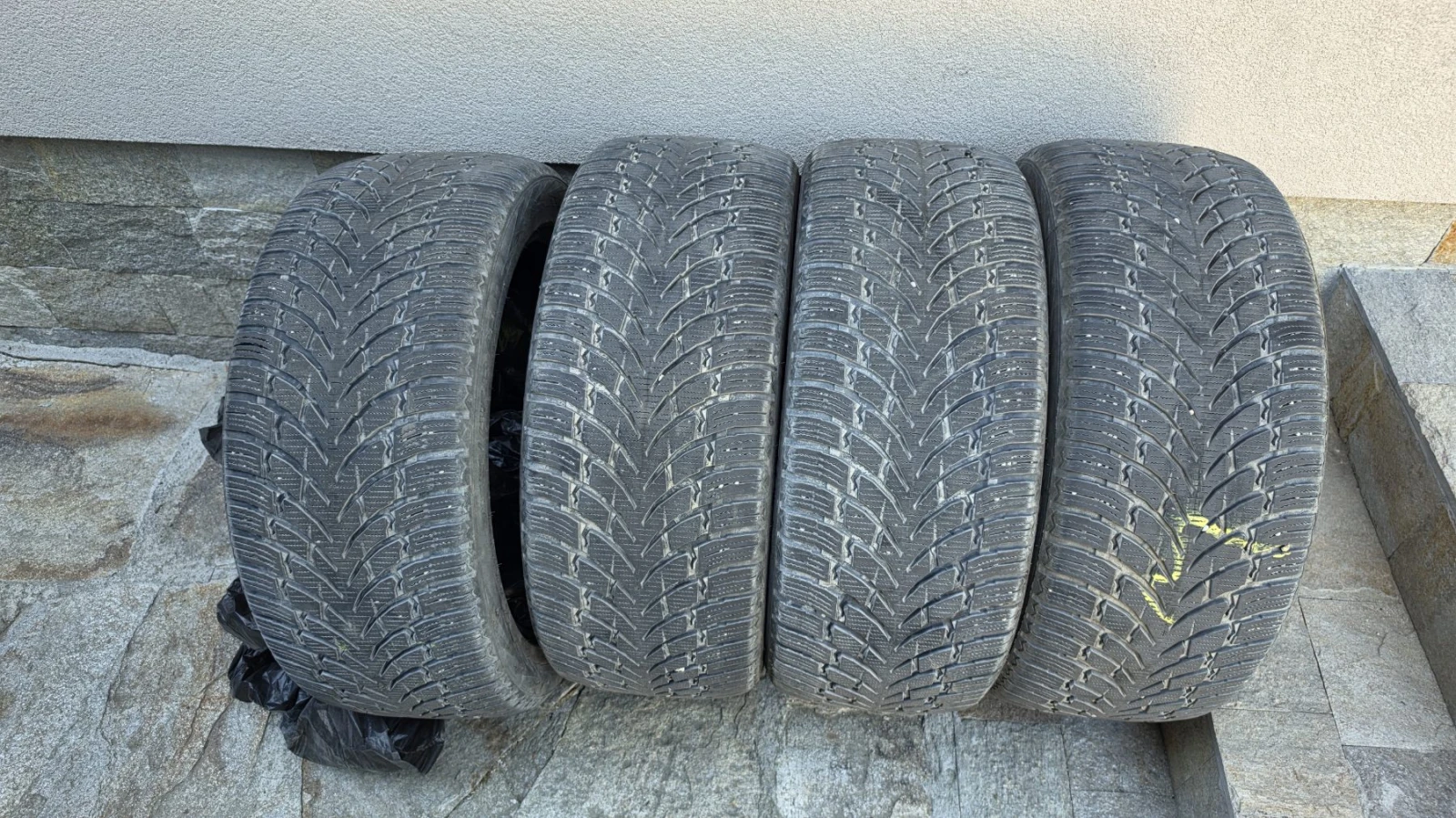 Гуми Зимни 255/45R20