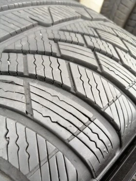 Гуми Зимни 235/55R17, снимка 6 - Гуми и джанти - 38508369