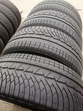 Гуми Зимни 235/55R17, снимка 3 - Гуми и джанти - 38508369