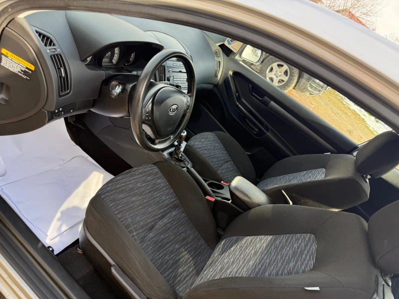 Kia Ceed 1.4i EVRO5, снимка 7 - Автомобили и джипове - 48442975