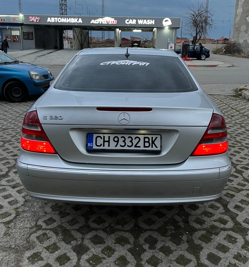 Mercedes-Benz E 320, снимка 5 - Автомобили и джипове - 48949723