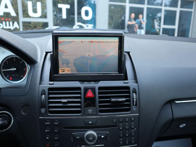 Mercedes-Benz C 220 CDI/AMG Line/Autopilot/Navi/Automat/Avantgarde, снимка 12 - Автомобили и джипове - 50992434