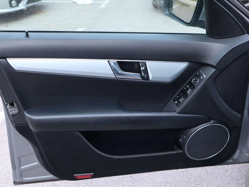 Mercedes-Benz C 220 CDI/AMG Line/Autopilot/Navi/Automat/Avantgarde, снимка 8 - Автомобили и джипове - 50992434