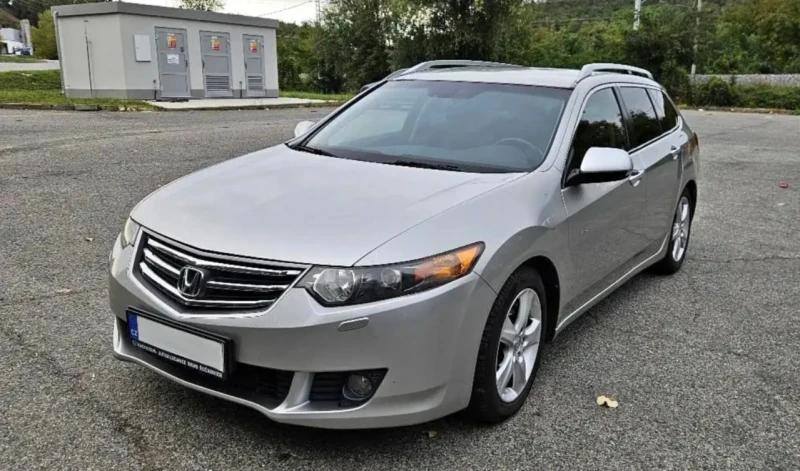 Honda Accord 8G 2.0i V-TEC* Автоматик* СЕРВИЗНА КНИЖКА, снимка 15 - Автомобили и джипове - 53252049