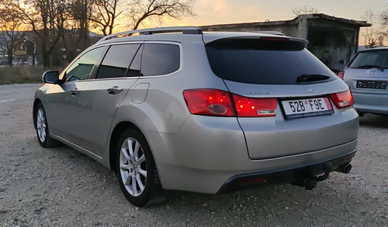 Honda Accord 8G 2.0i VTEC* Автоматик* СЕРВИЗНА КНИЖКА, снимка 2 - Автомобили и джипове - 52850579