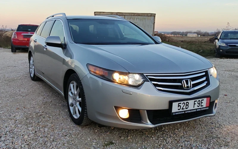 Honda Accord 8G 2.0i V-TEC* Автоматик* СЕРВИЗНА КНИЖКА, снимка 4 - Автомобили и джипове - 53252049