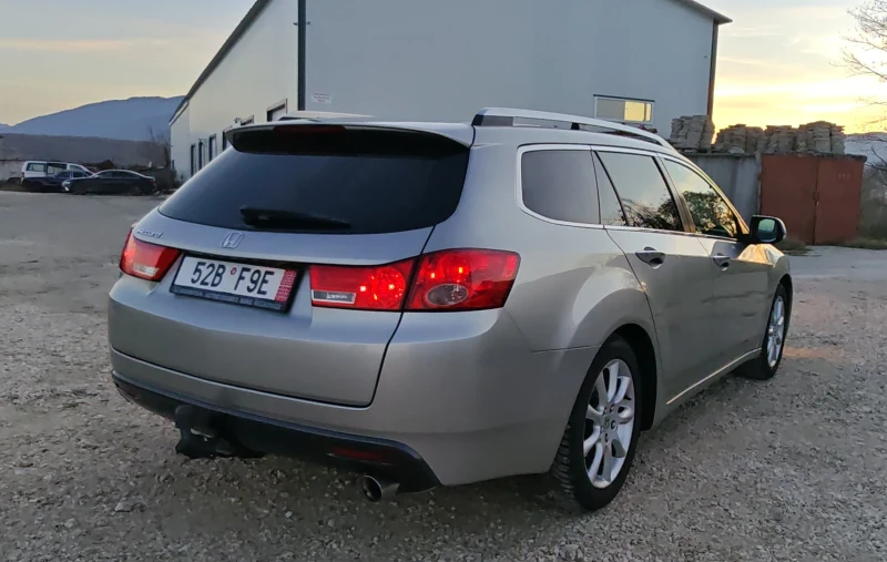 Honda Accord 8G 2.0i VTEC* Автоматик* СЕРВИЗНА КНИЖКА, снимка 4 - Автомобили и джипове - 52850579