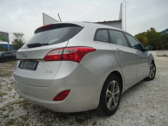 Hyundai I30 1.6 CRDI NAVI AUTOMAT, снимка 4 - Автомобили и джипове - 47444815