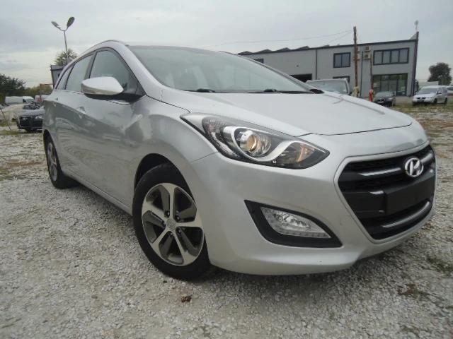 Hyundai I30 1.6 CRDI NAVI AUTOMAT, снимка 1 - Автомобили и джипове - 47444815