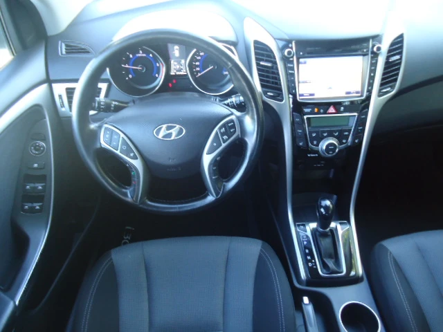 Hyundai I30 1.6 CRDI NAVI AUTOMAT, снимка 6 - Автомобили и джипове - 47444815