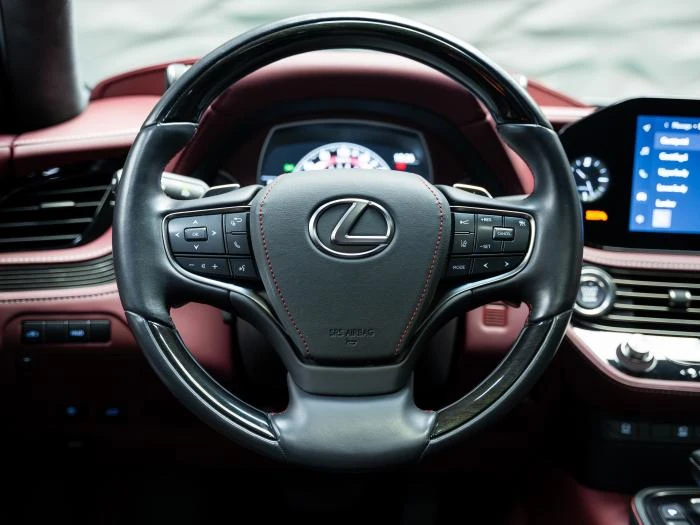 Lexus LS 500 AWD* 360* HUD* MASSAGE* ОБДУХВ* SOFTCLOSE* PRIVILE, снимка 10 - Автомобили и джипове - 54770267