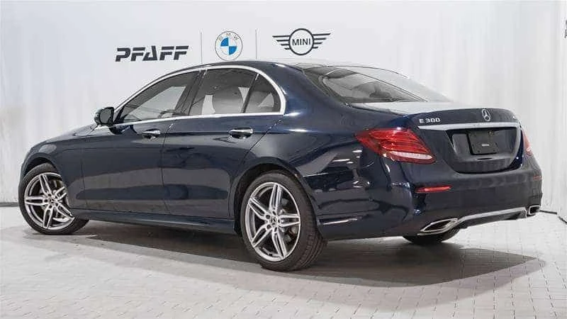 Mercedes-Benz E 300 * 4MATIC * CARFAX * FULL DIGITAL * BURMESTER, снимка 3 - Автомобили и джипове - 55572932